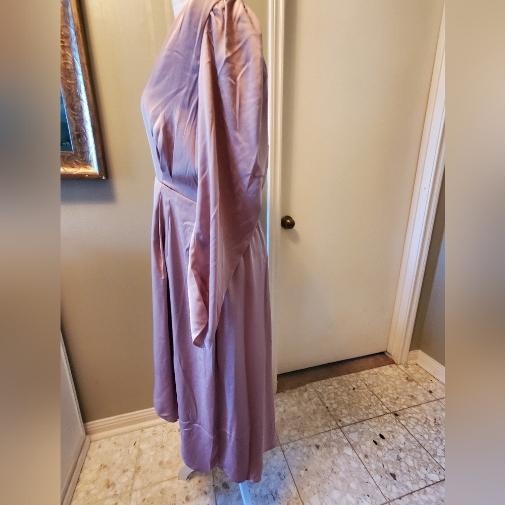 Dress - Picture 8 of 8